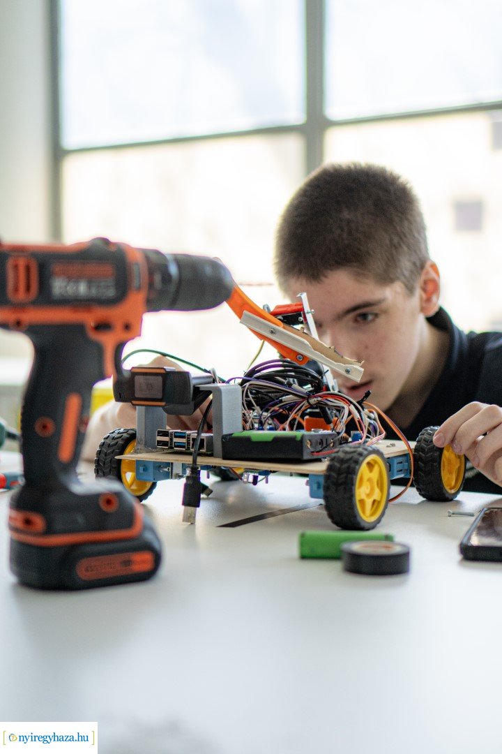 DKC ADVANCED robotverseny a Digitális Tudásközpontban