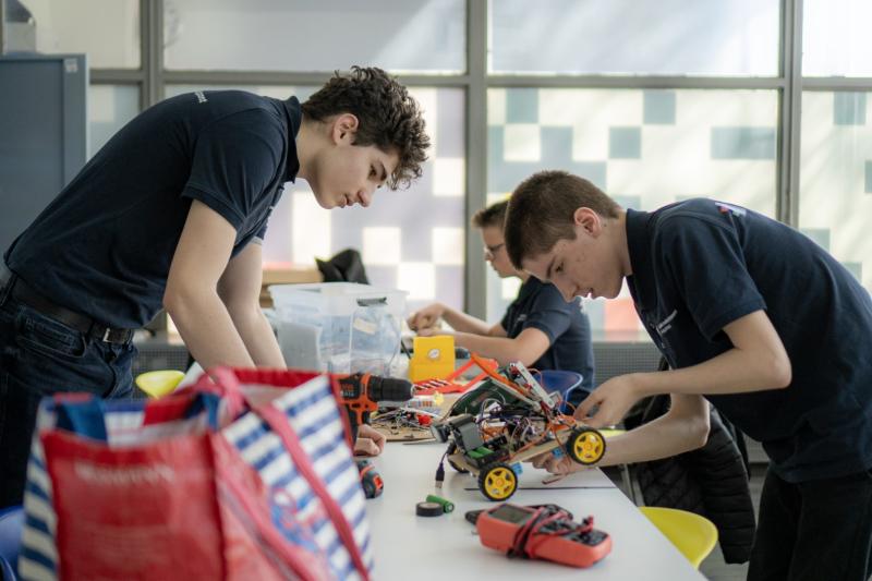 DKC ADVANCED robotverseny a Digitális Tudásközpontban
