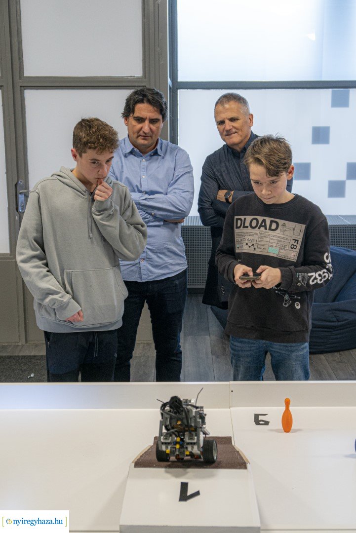 DKC Robotika verseny a Digitális Tudásközpontban