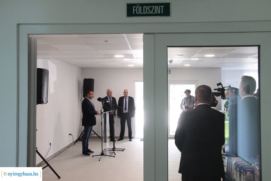 Dolgozói apartman átadó