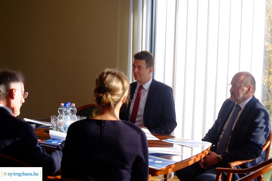 Dr György László látogatása az egyetemen