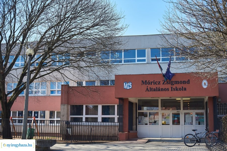 Dr Szabó Tünde látogatása a Móricz iskolában