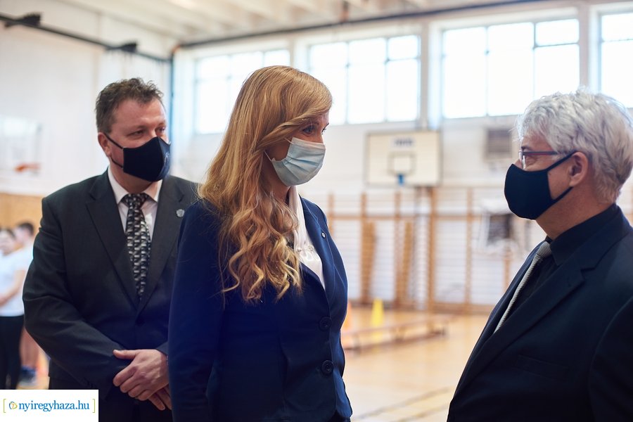 Dr Szabó Tünde látogatása a Móricz iskolában