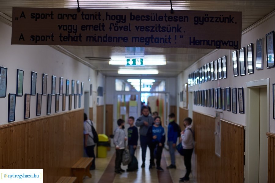 Dr Szabó Tünde látogatása a Móricz iskolában