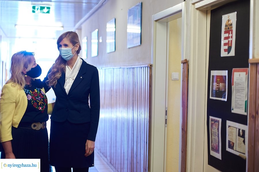 Dr Szabó Tünde látogatása a Móricz iskolában