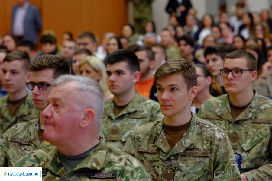 Dr. Ruszin-Szendi Romulusz előadása az egyetemen 20230413