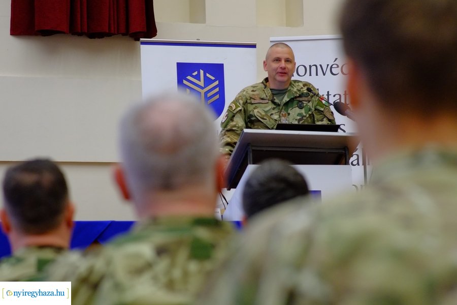 Dr. Ruszin-Szendi Romulusz előadása az egyetemen 20230413