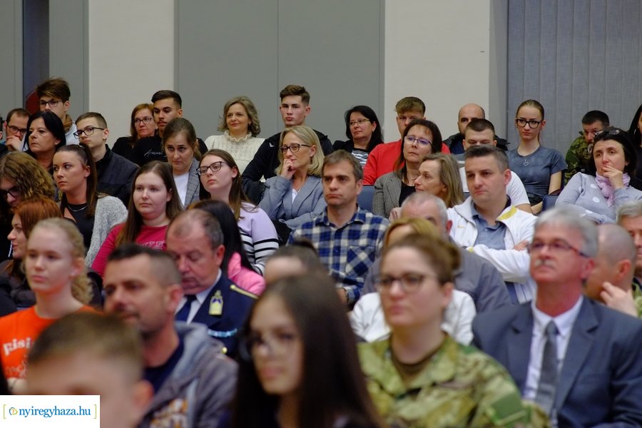 Dr. Ruszin-Szendi Romulusz előadása az egyetemen 20230413