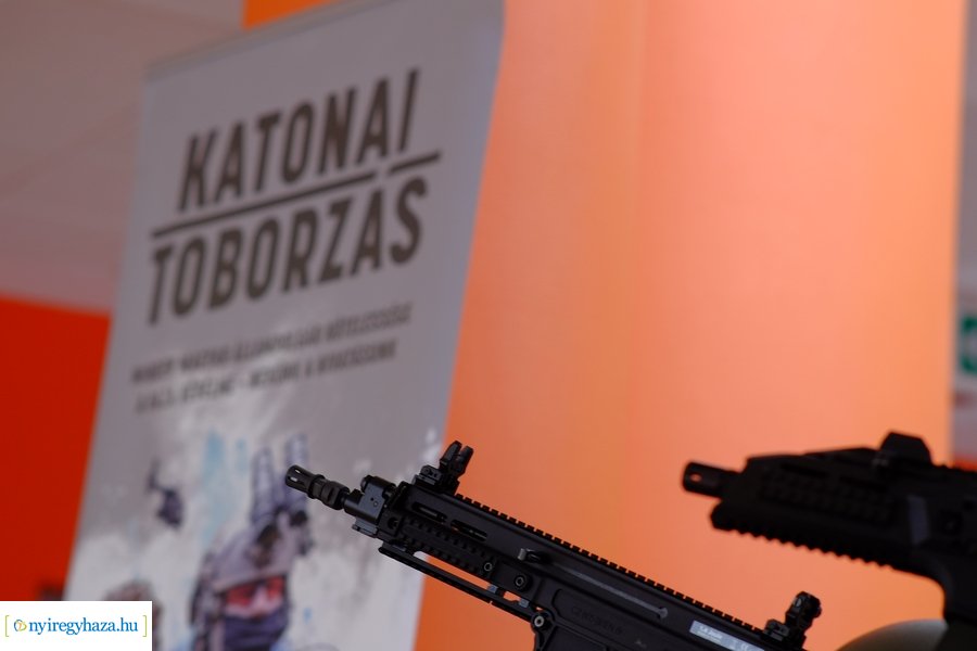 Dr. Ruszin-Szendi Romulusz előadása az egyetemen 20230413