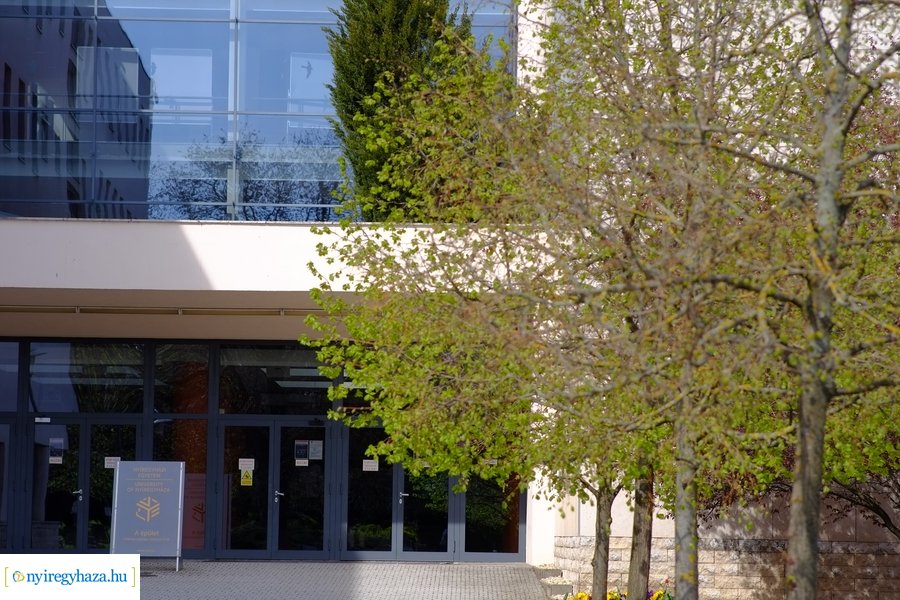 Dr. Ruszin-Szendi Romulusz előadása az egyetemen 20230413