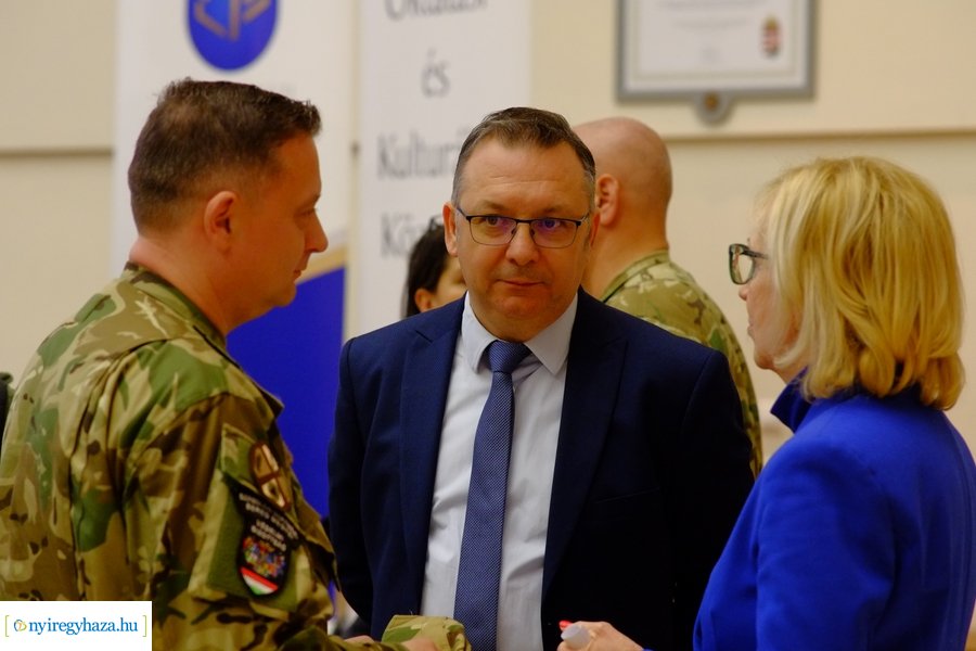 Dr. Ruszin-Szendi Romulusz előadása az egyetemen 20230413