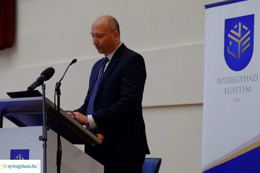 Dr. Ruszin-Szendi Romulusz előadása az egyetemen 20230413