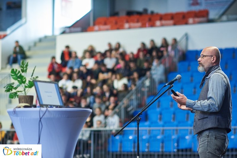 Dr. Zacher Gábor Nyíregyházán