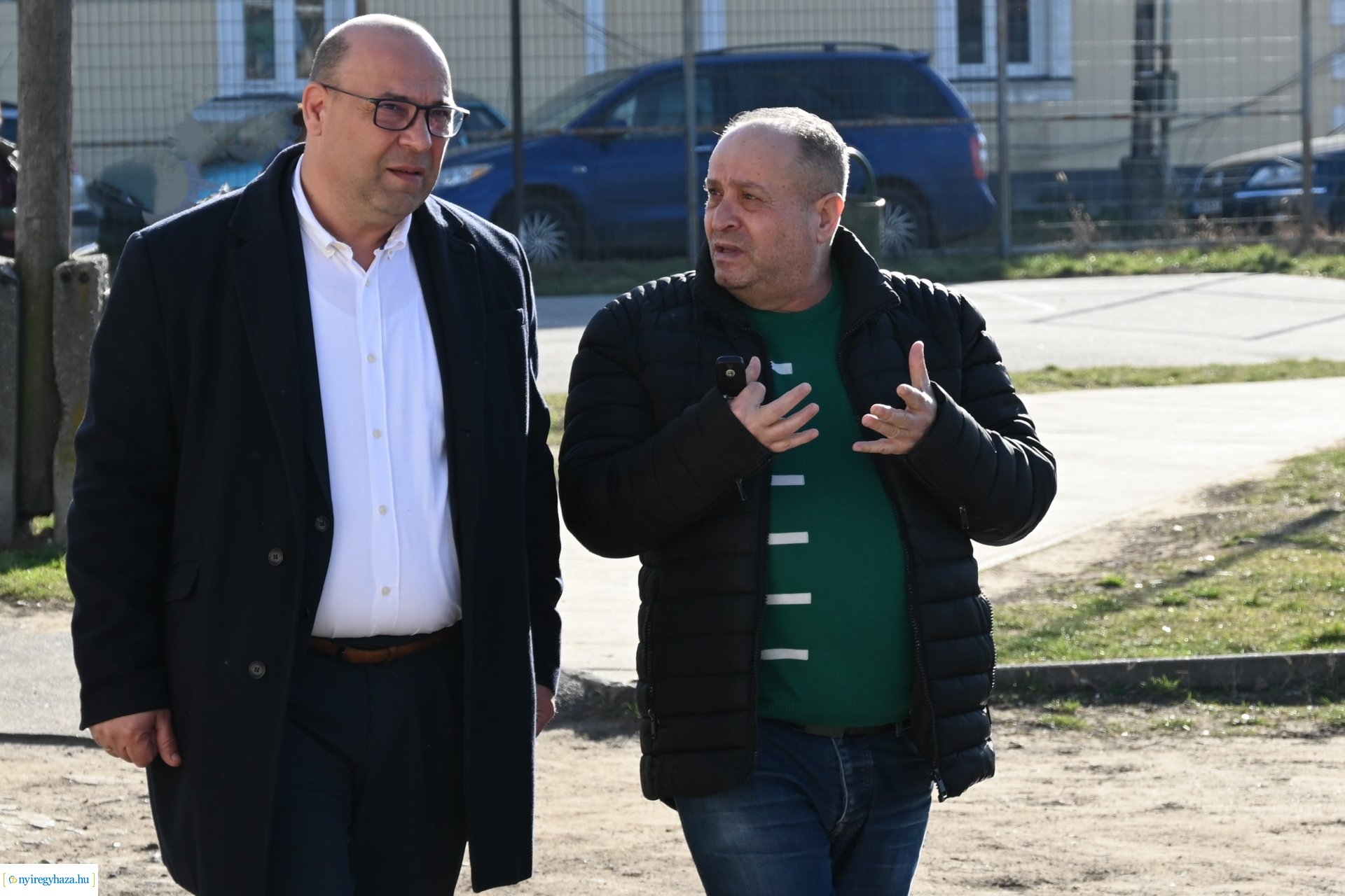 Drogellenes felvonulás a Huszártelepen