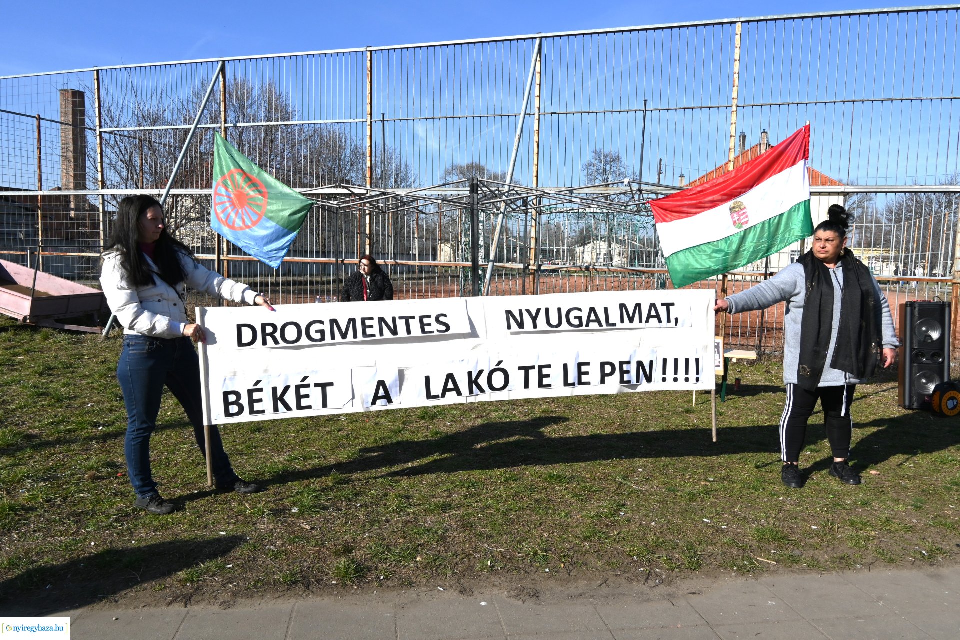 Drogellenes felvonulás a Huszártelepen