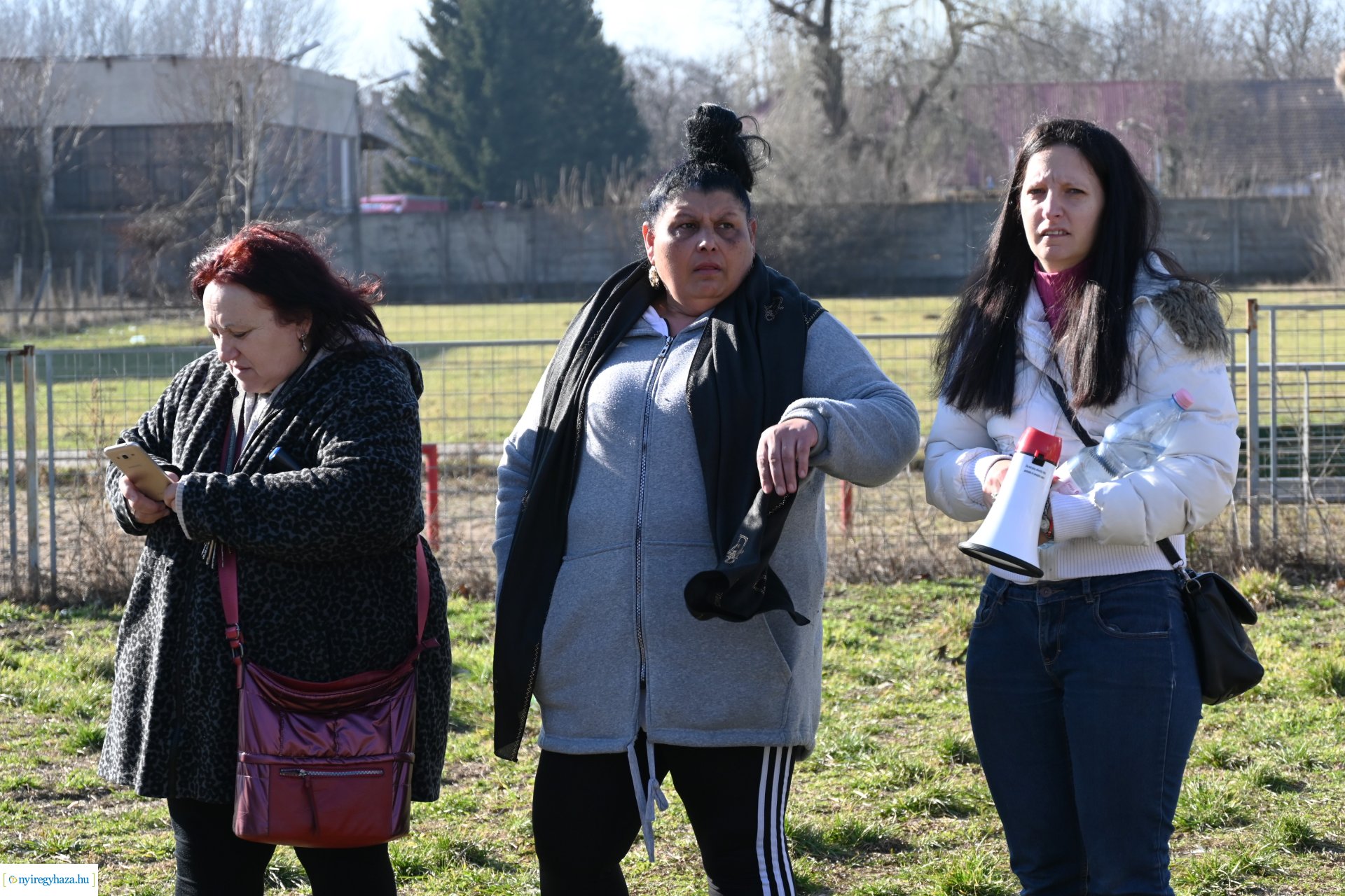 Drogellenes felvonulás a Huszártelepen