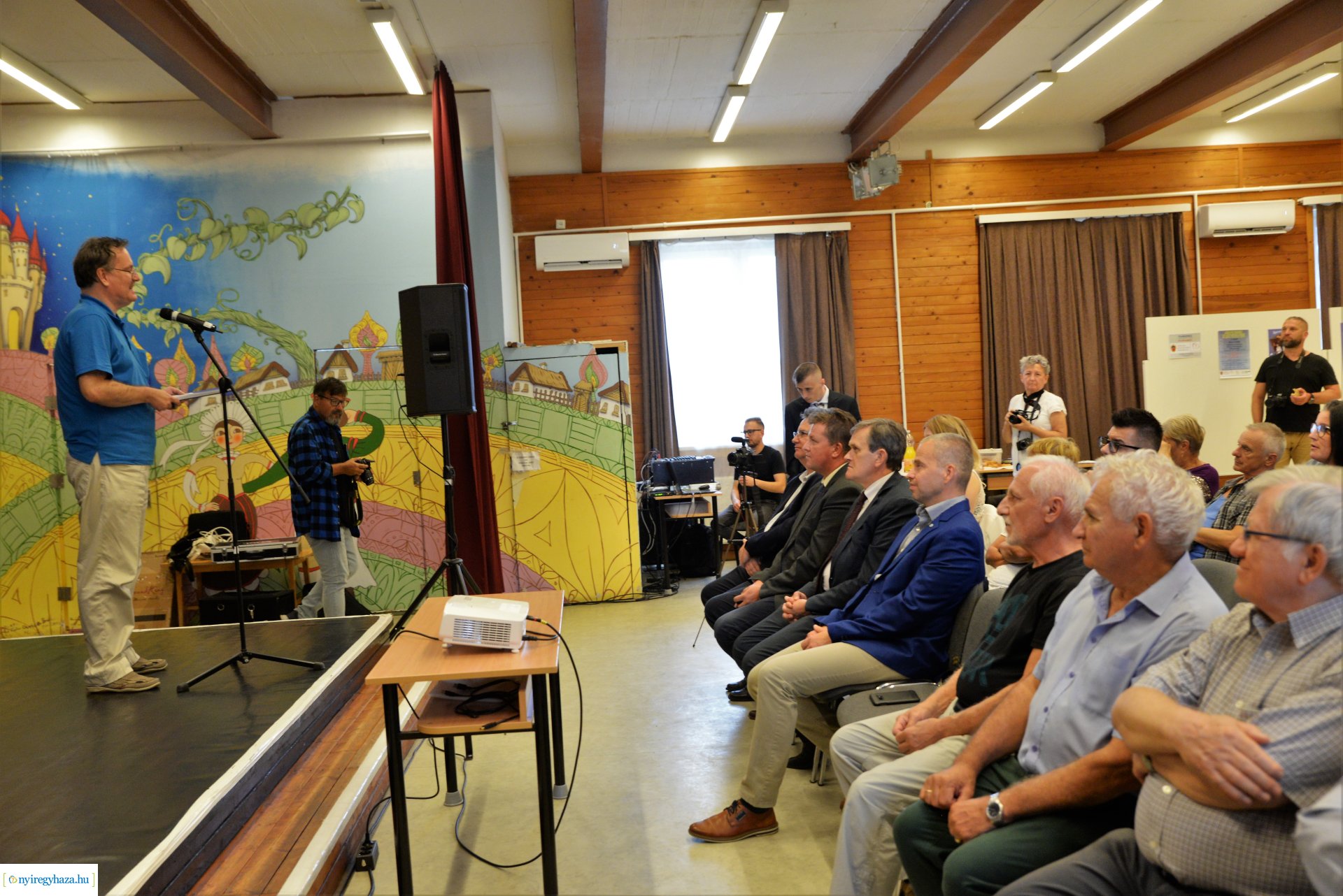 E-antológia bemutató, filmszemle megnyitó a Városmajori Művelődési Házban