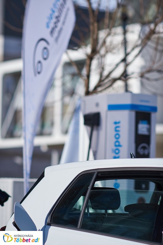 E-töltőállomás átadó