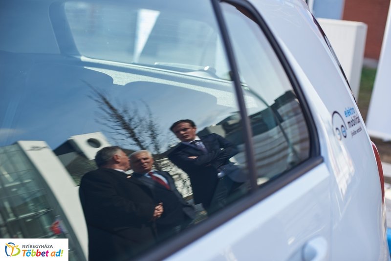 E-töltőállomás átadó