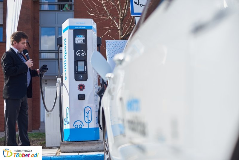 E-töltőállomás átadó