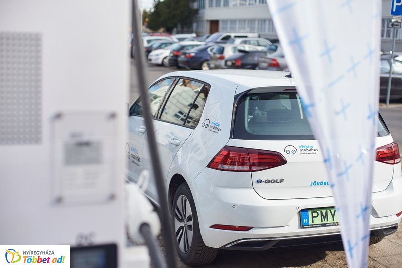 E-töltőállomás átadó