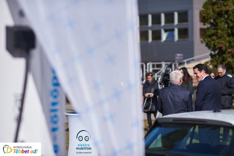 E-töltőállomás átadó