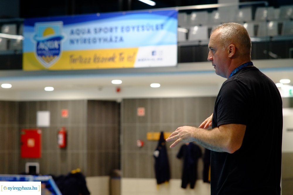 Edzések az Eissmann Városi Uszodában