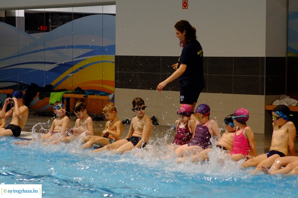 Edzések az Eissmann Városi Uszodában