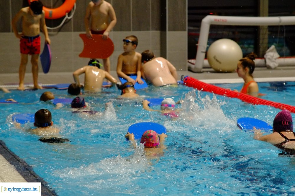 Edzések az Eissmann Városi Uszodában