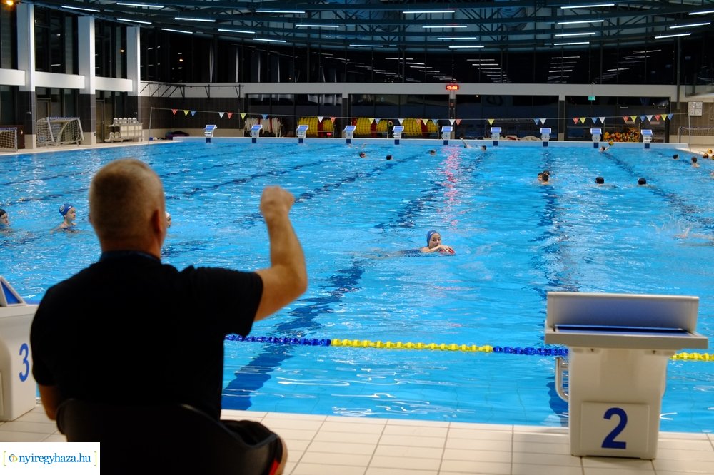 Edzések az Eissmann Városi Uszodában