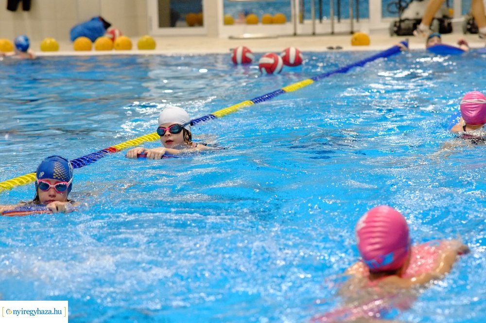 Edzések az Eissmann Városi Uszodában