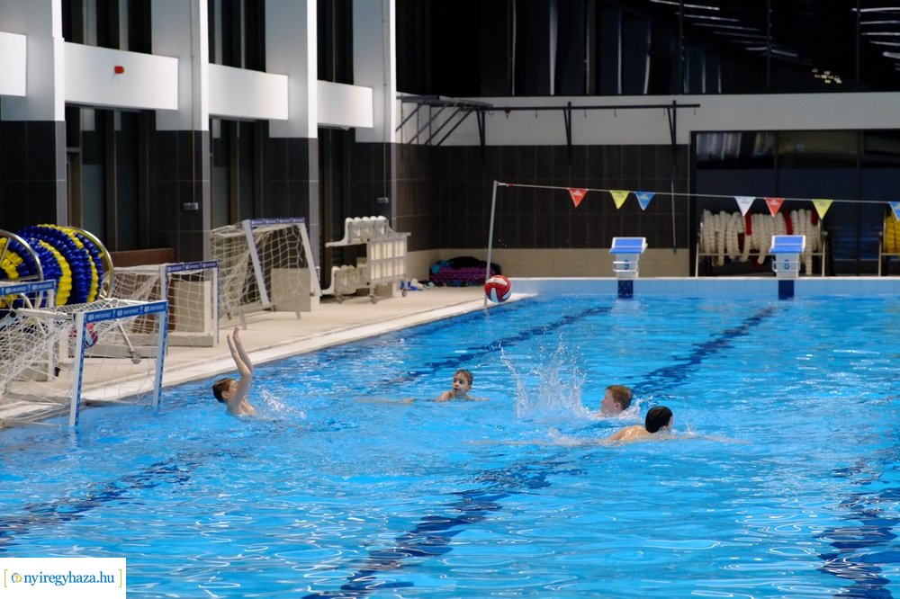 Edzések az Eissmann Városi Uszodában