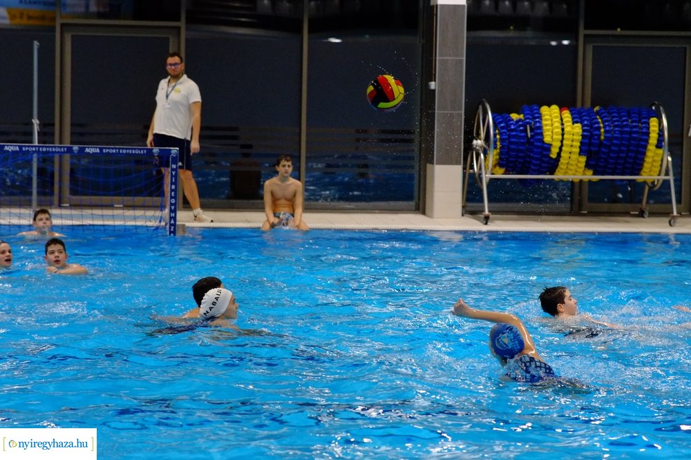 Edzések az Eissmann Városi Uszodában