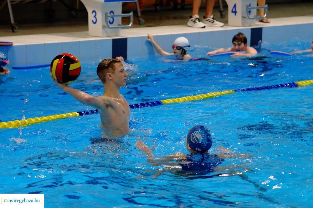 Edzések az Eissmann Városi Uszodában