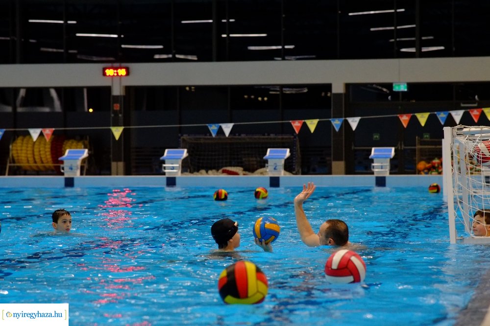 Edzések az Eissmann Városi Uszodában