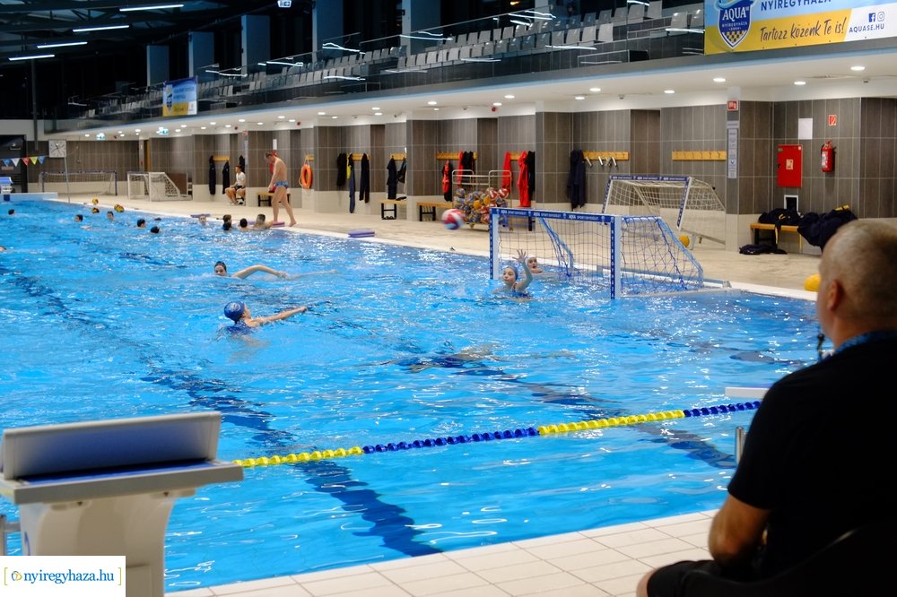 Edzések az Eissmann Városi Uszodában