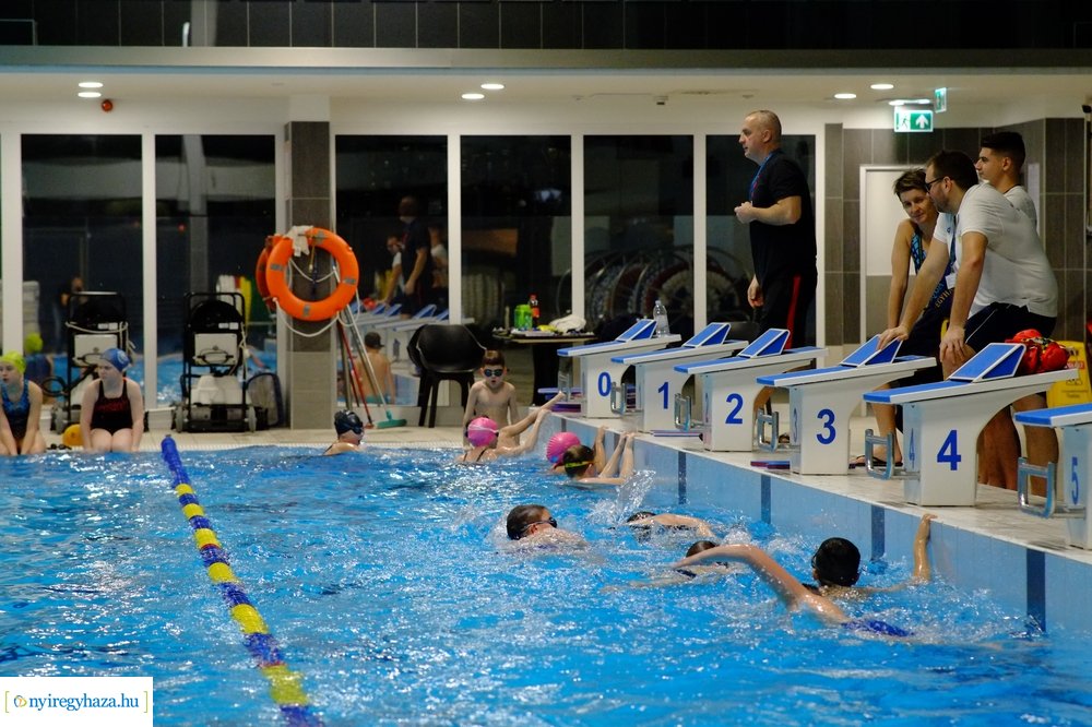 Edzések az Eissmann Városi Uszodában
