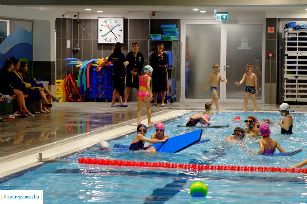 Edzések az Eissmann Városi Uszodában