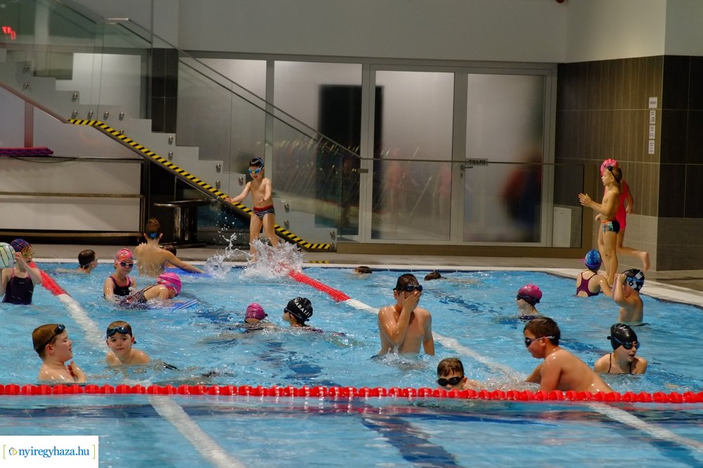 Edzések az Eissmann Városi Uszodában