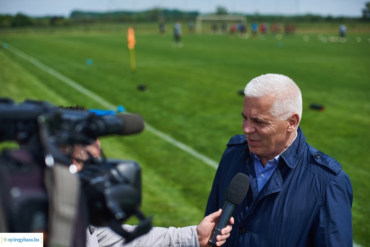 Edzőközpont - sajtótájékoztató