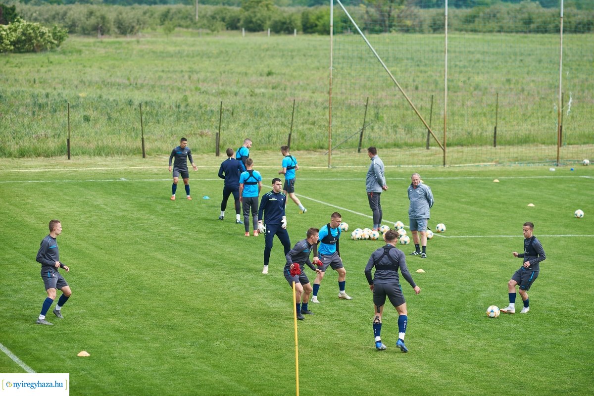 Edzőközpont - sajtótájékoztató