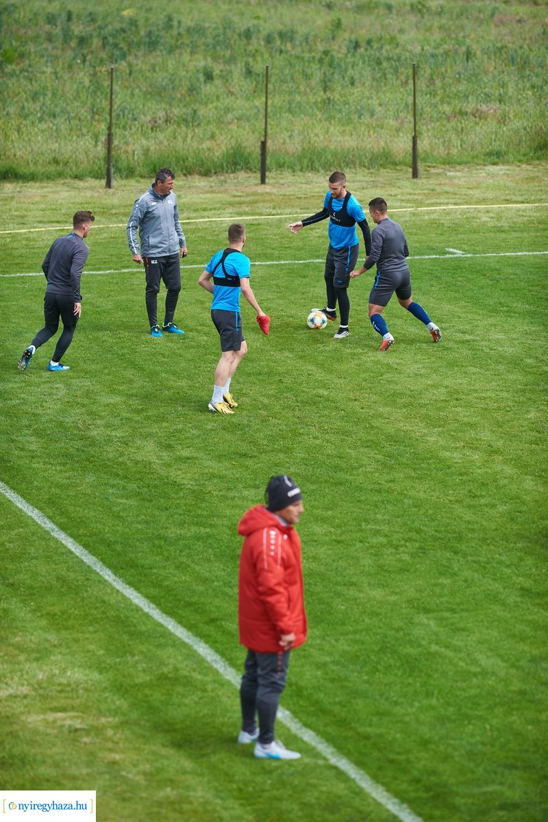 Edzőközpont - sajtótájékoztató