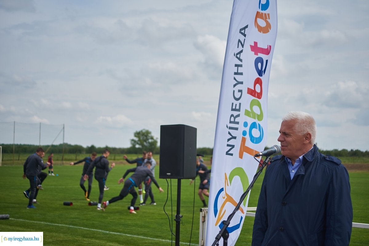 Edzőközpont - sajtótájékoztató