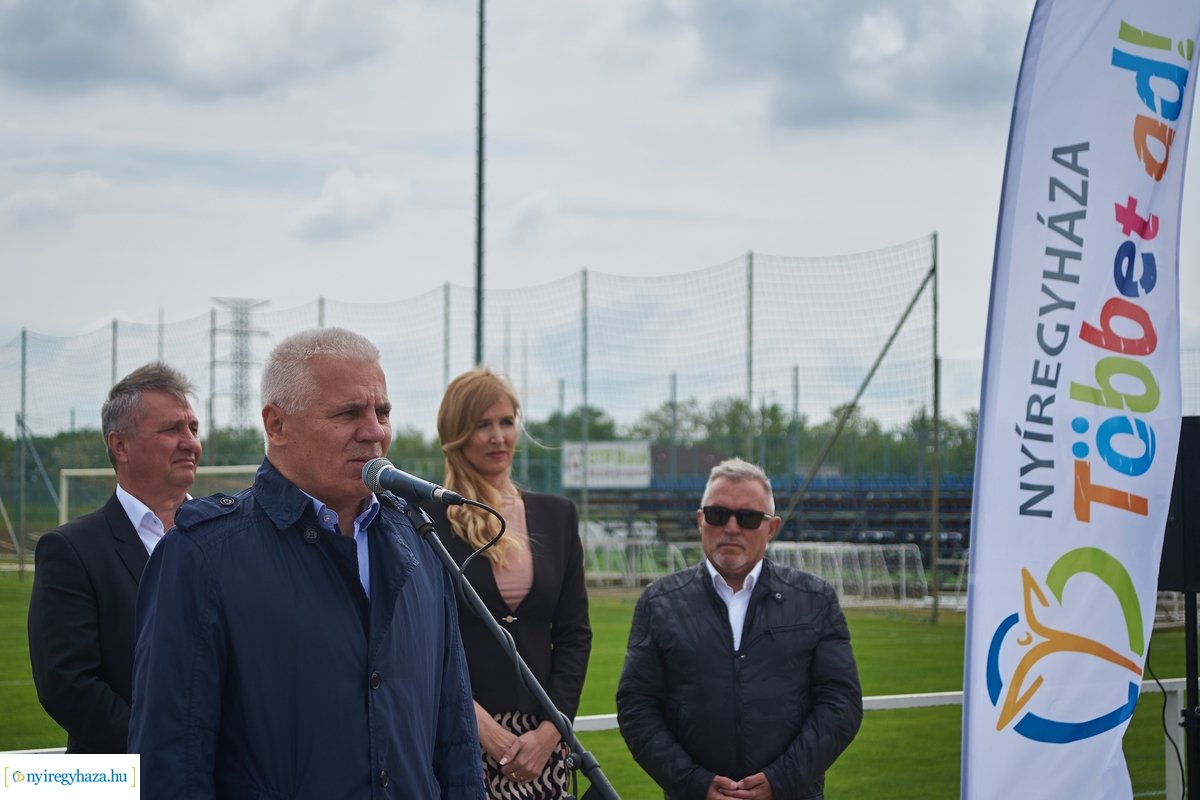 Edzőközpont - sajtótájékoztató