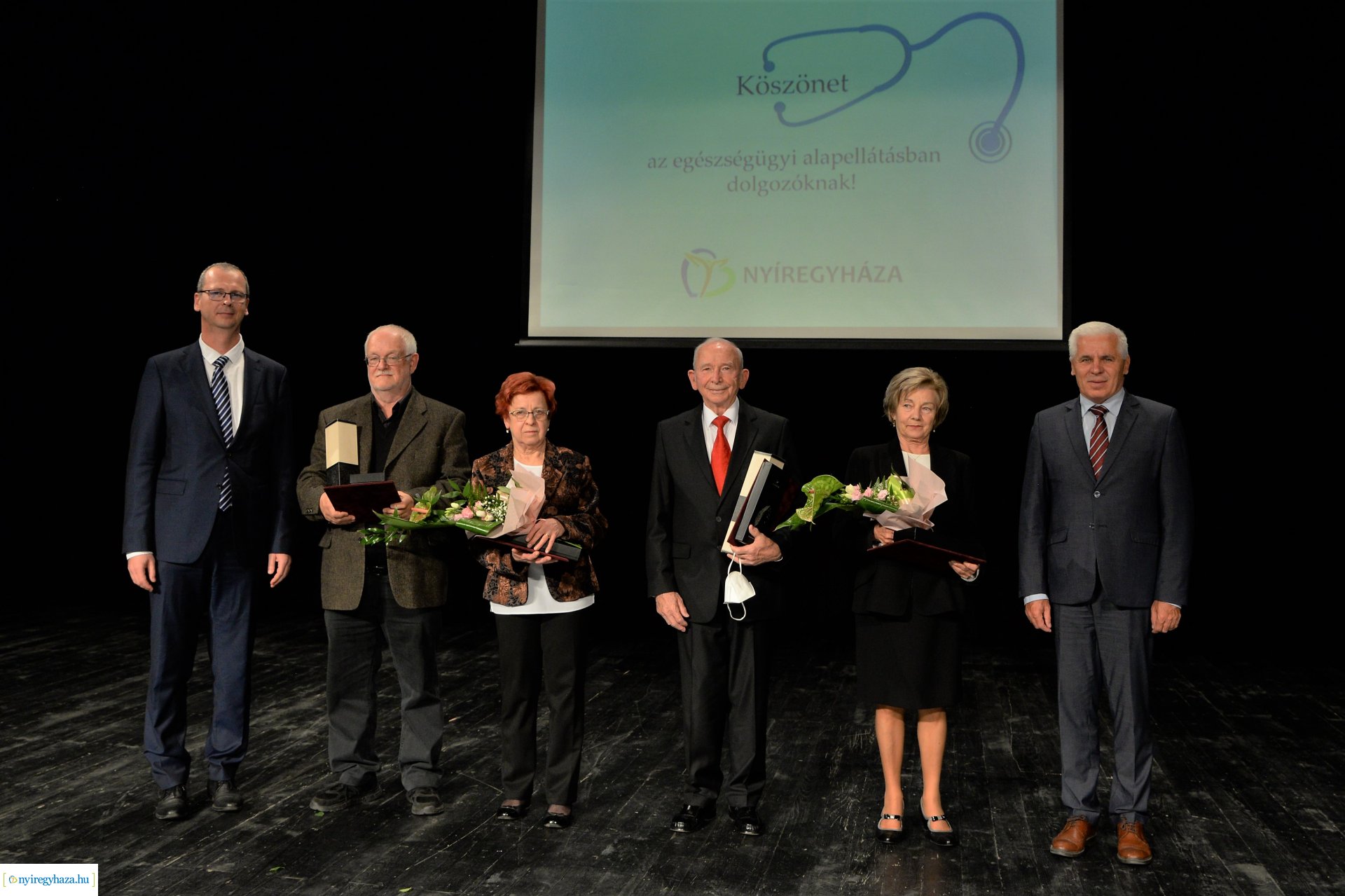 Egészségügyi dolgozók kitüntetés átadása