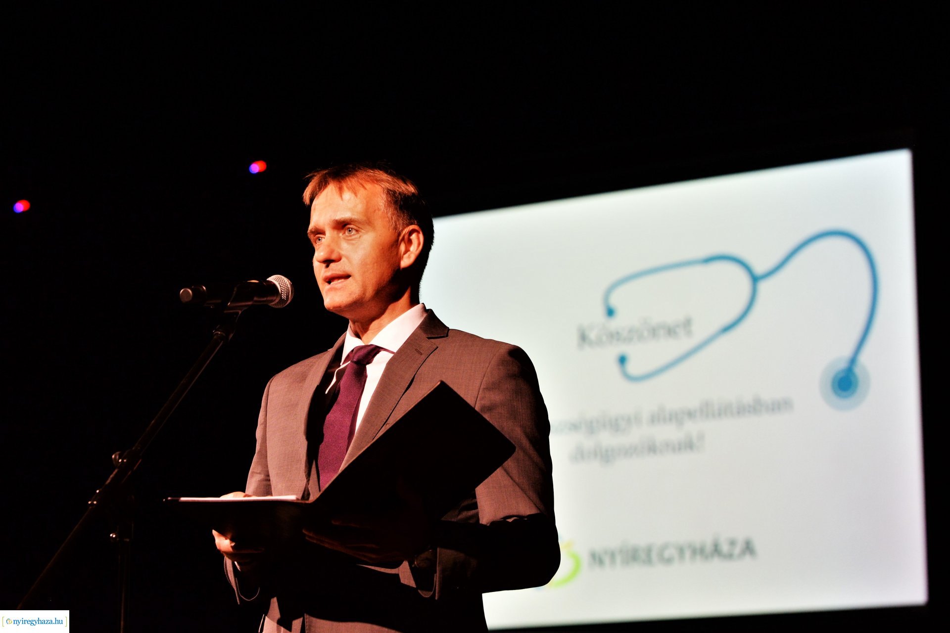 Egészségügyi dolgozók kitüntetés átadása