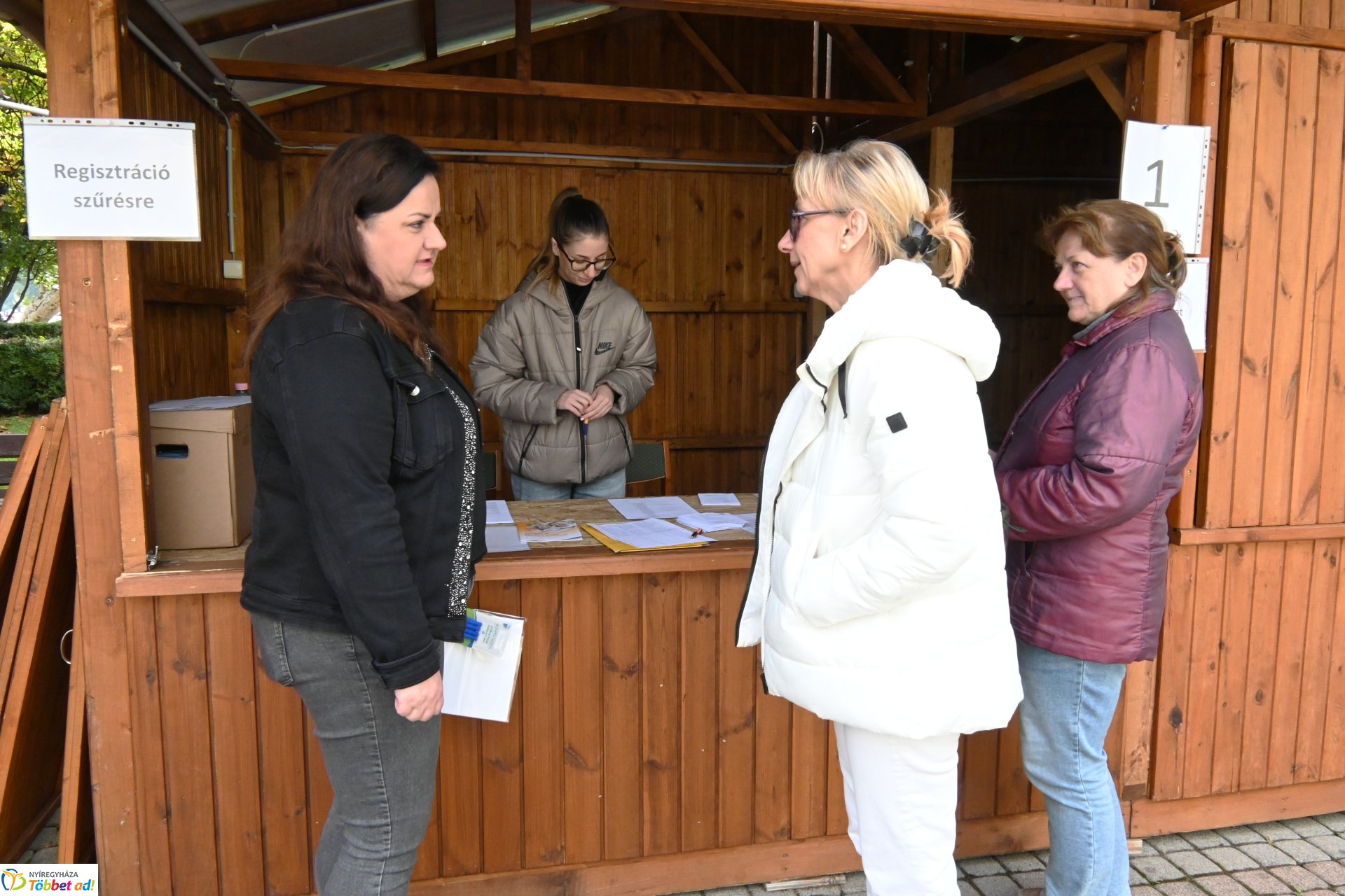 Egészségügyi szűrővizsgálat a Kossuth téren