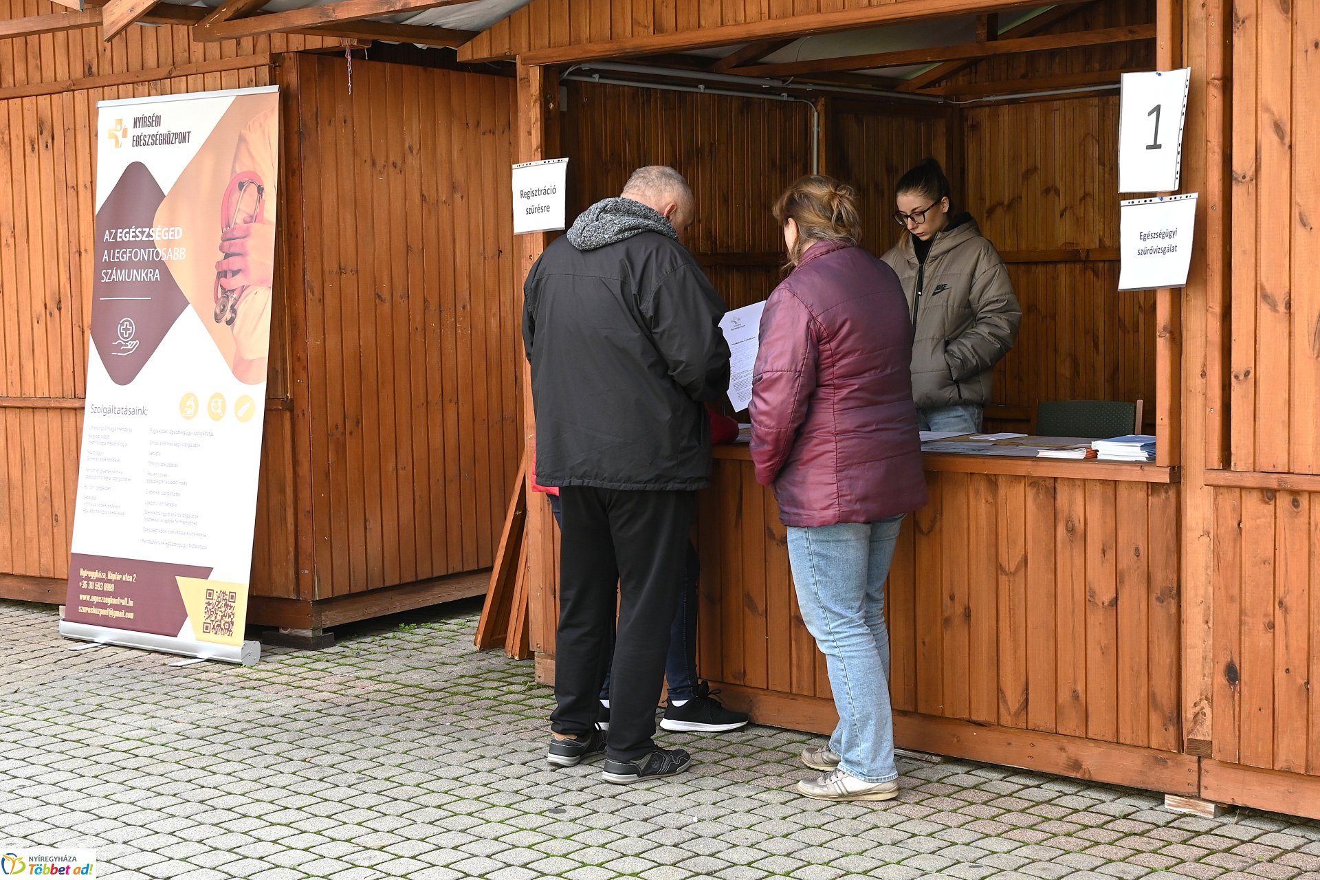 Egészségügyi szűrővizsgálat a Kossuth téren