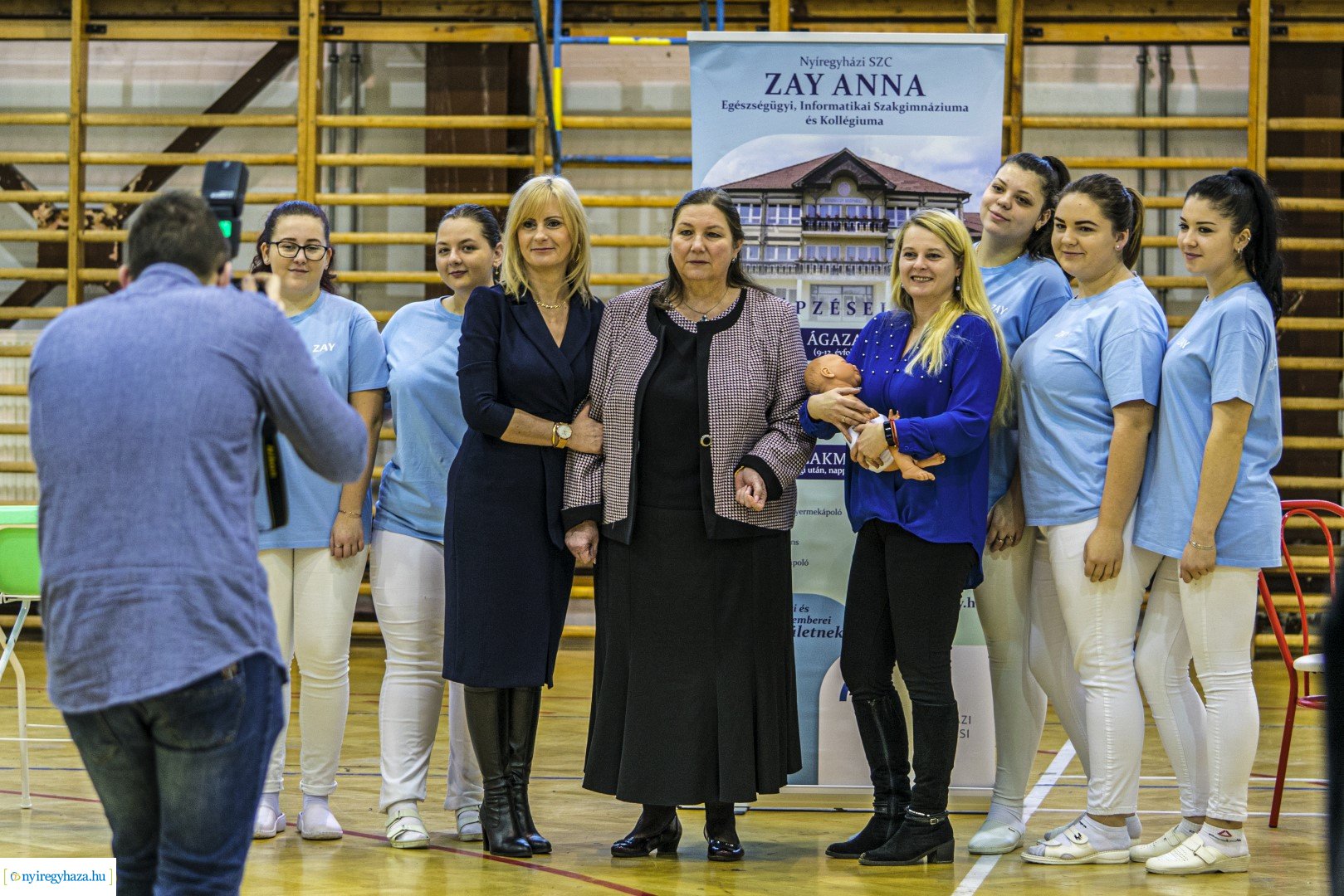 „Egészségünk őrei - a szakképzés az egészségügy szolgálatában”