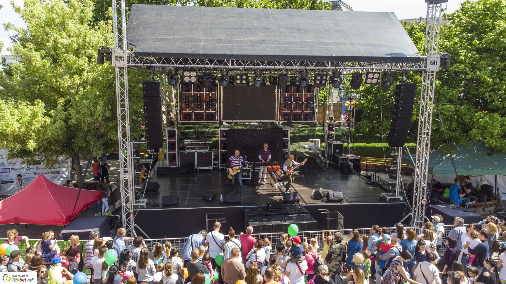 Égi szemle a Városnap felett 